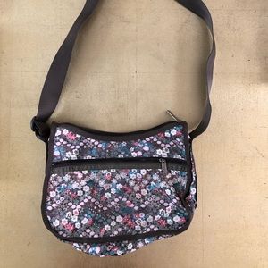 Crossbody purse